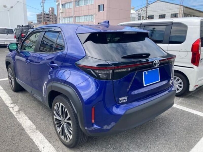 YARIS CROSS