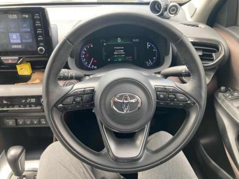 YARIS CROSS