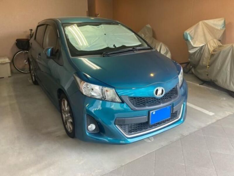 TOYOTA VITZ