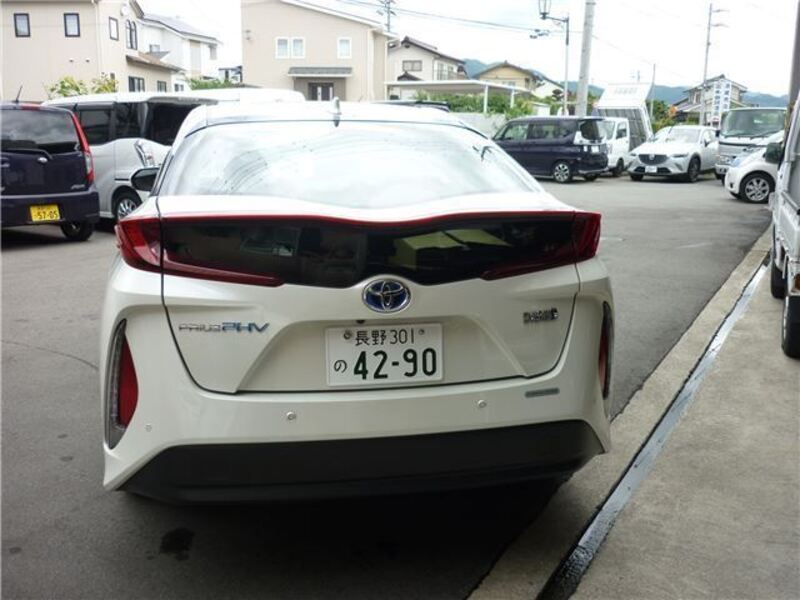 PRIUS PHV
