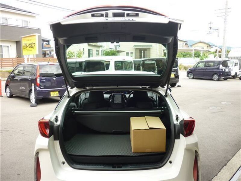 PRIUS PHV