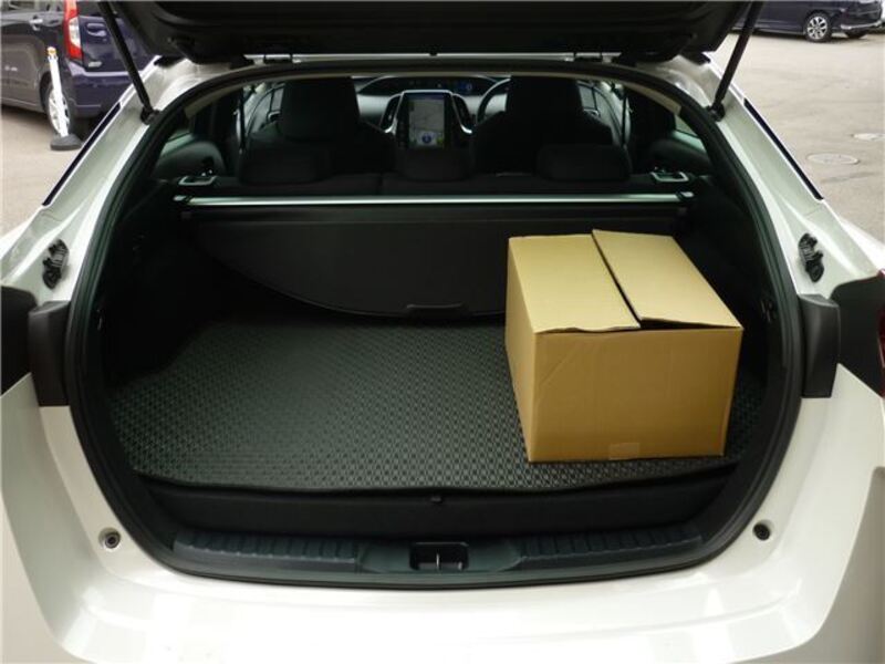 PRIUS PHV