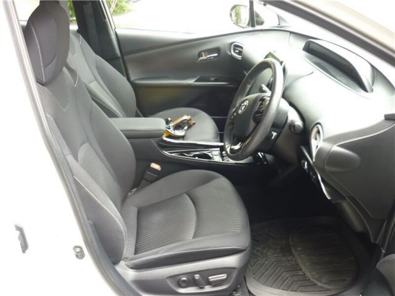 PRIUS PHV