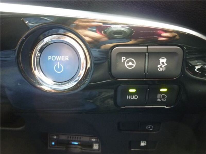 PRIUS PHV
