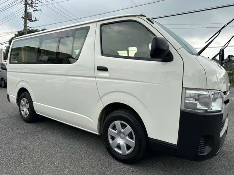 TOYOTA HIACE VAN
