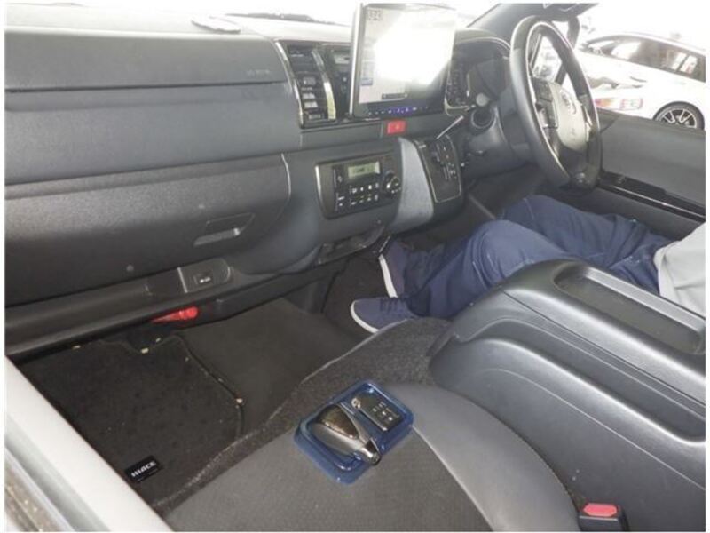HIACE VAN