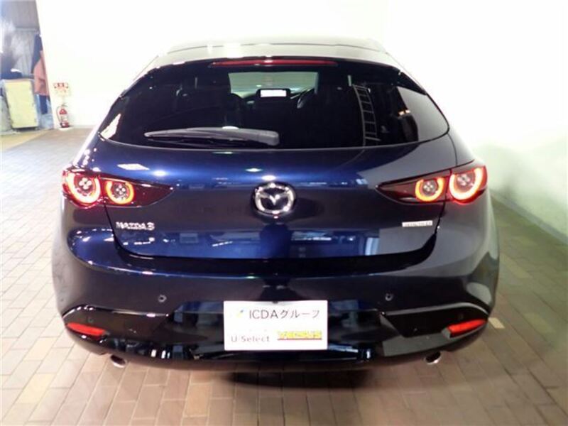 MAZDA3