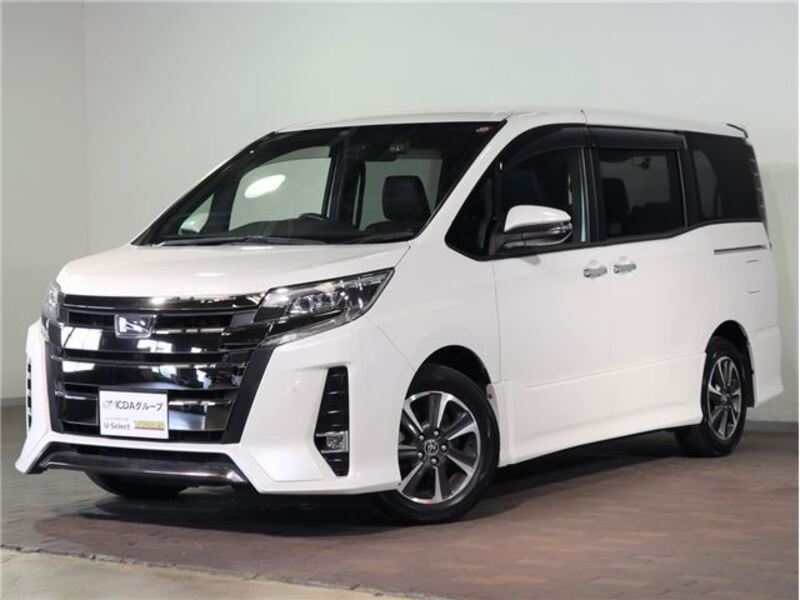 TOYOTA NOAH