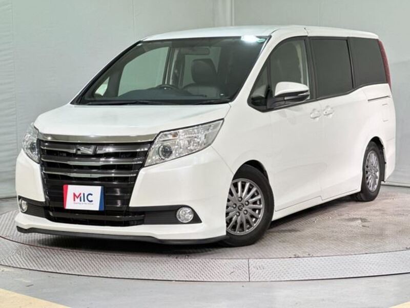 TOYOTA NOAH