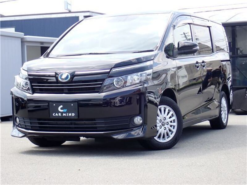 TOYOTA VOXY