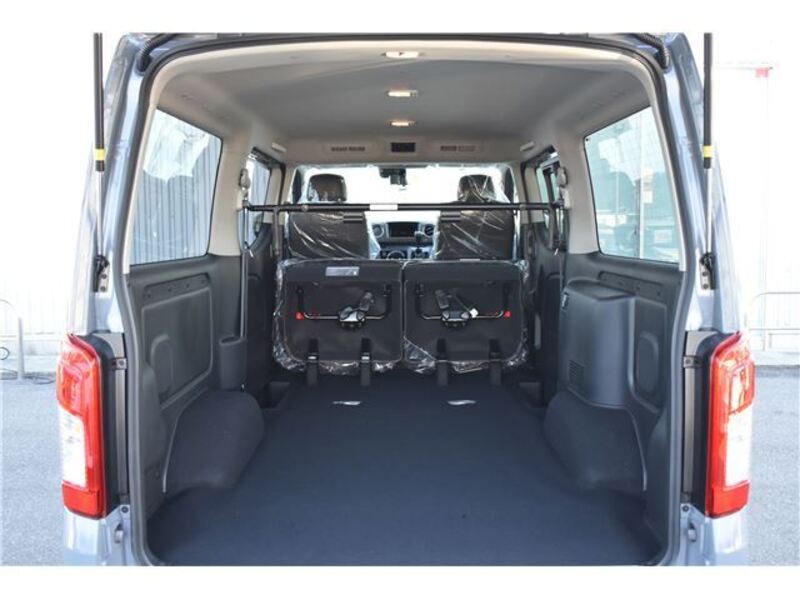 CARAVAN VAN