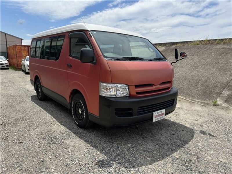 TOYOTA HIACE