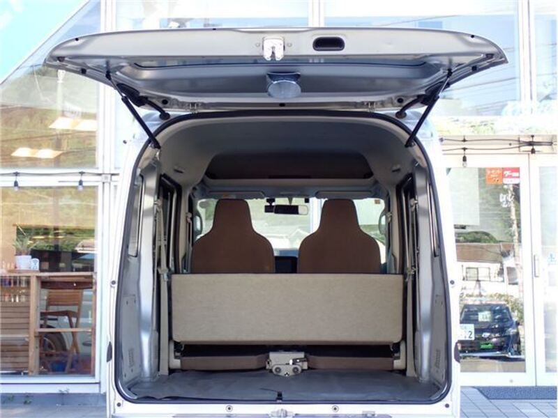 MINICAB VAN