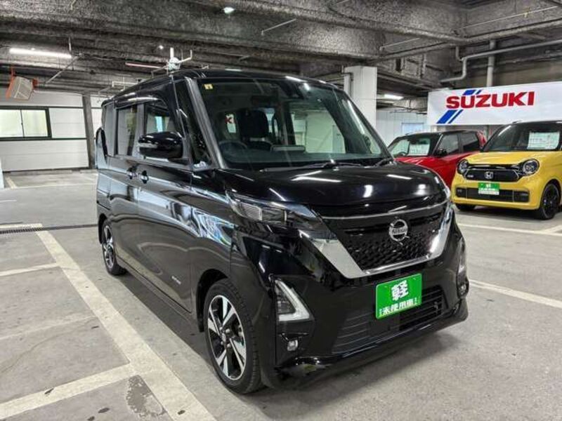 NISSAN ROOX