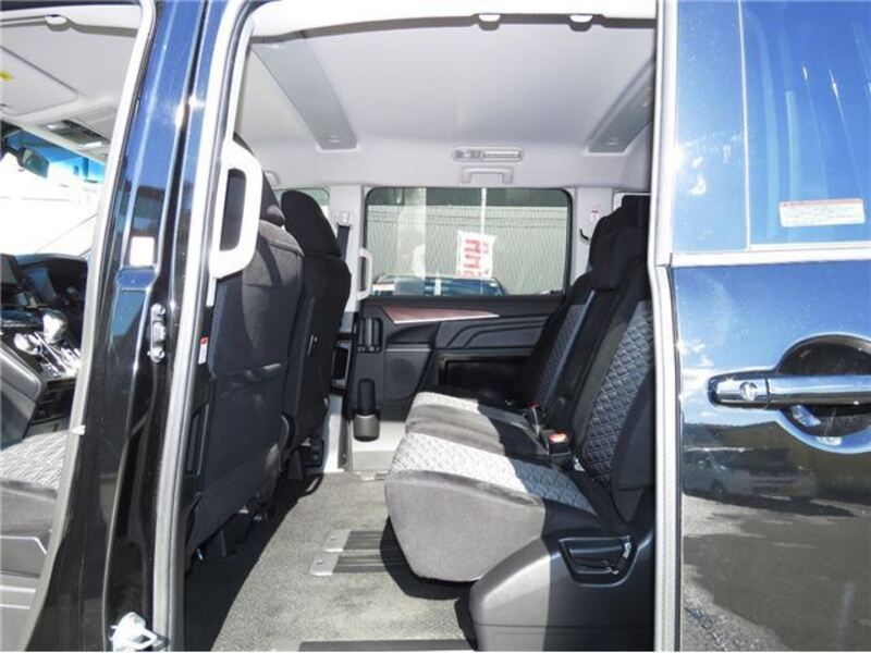 DELICA D5