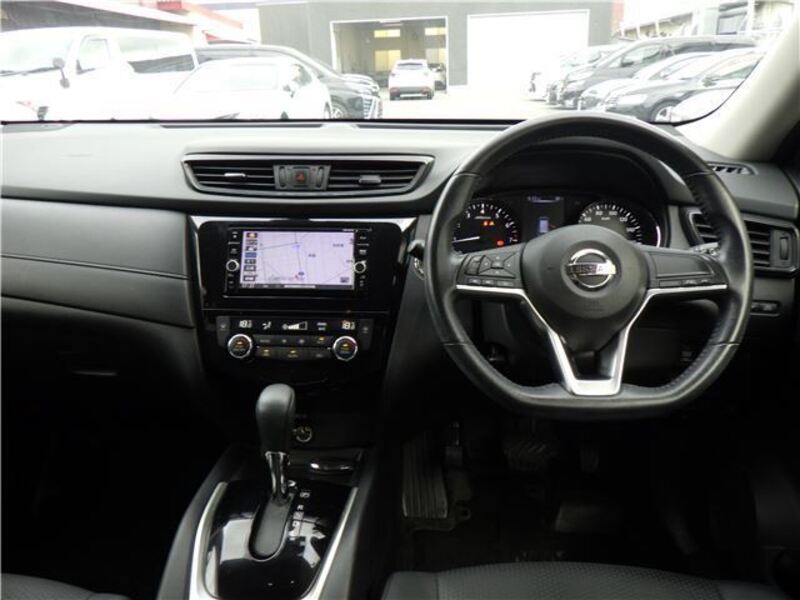 X-TRAIL
