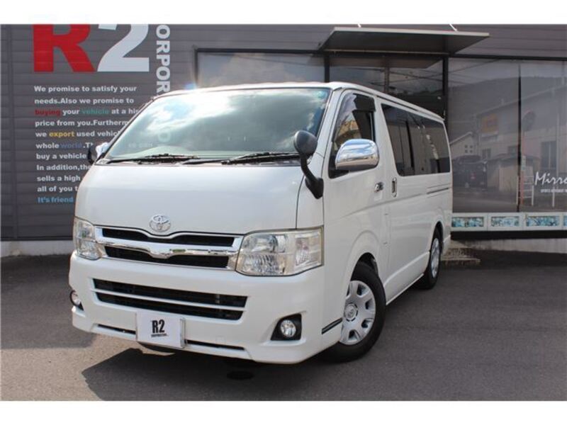TOYOTA HIACE