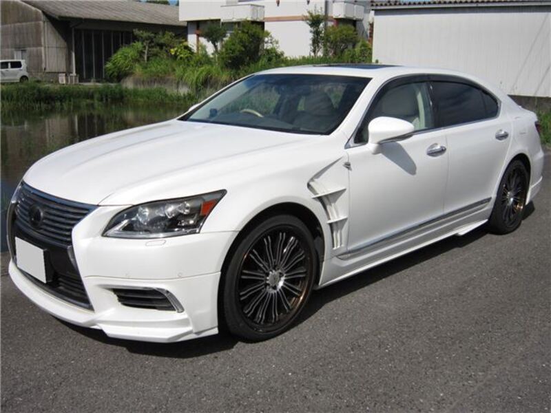LEXUS LS