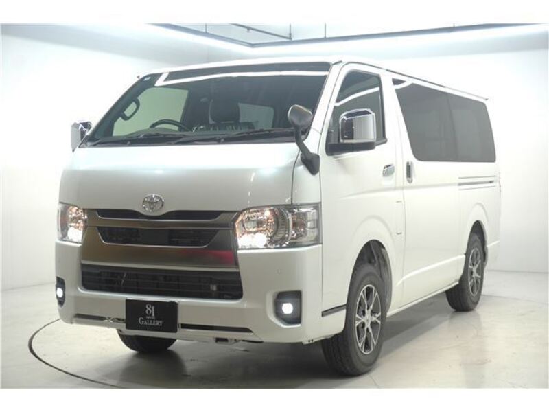 TOYOTA HIACE