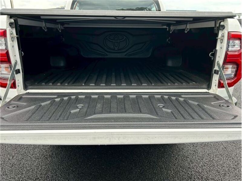 HILUX
