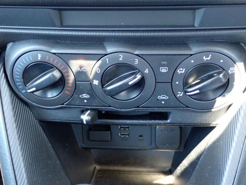 MAZDA2