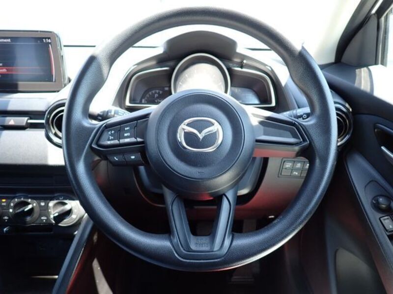 MAZDA2