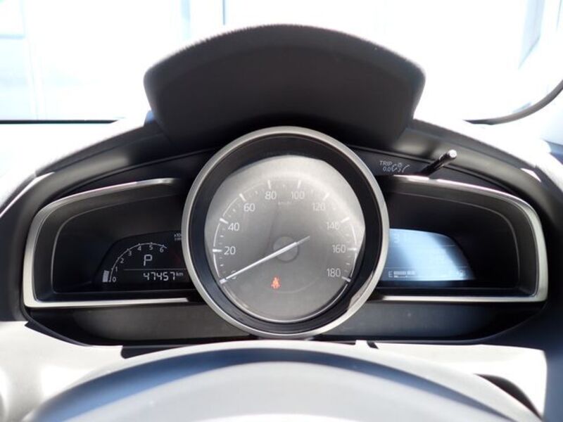 MAZDA2