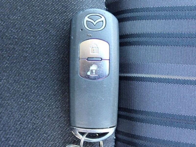 MAZDA2