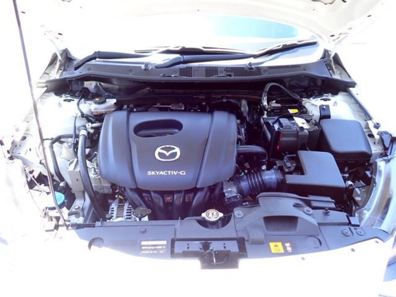 MAZDA2