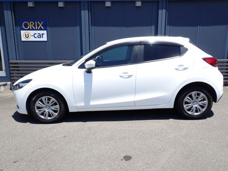 MAZDA2