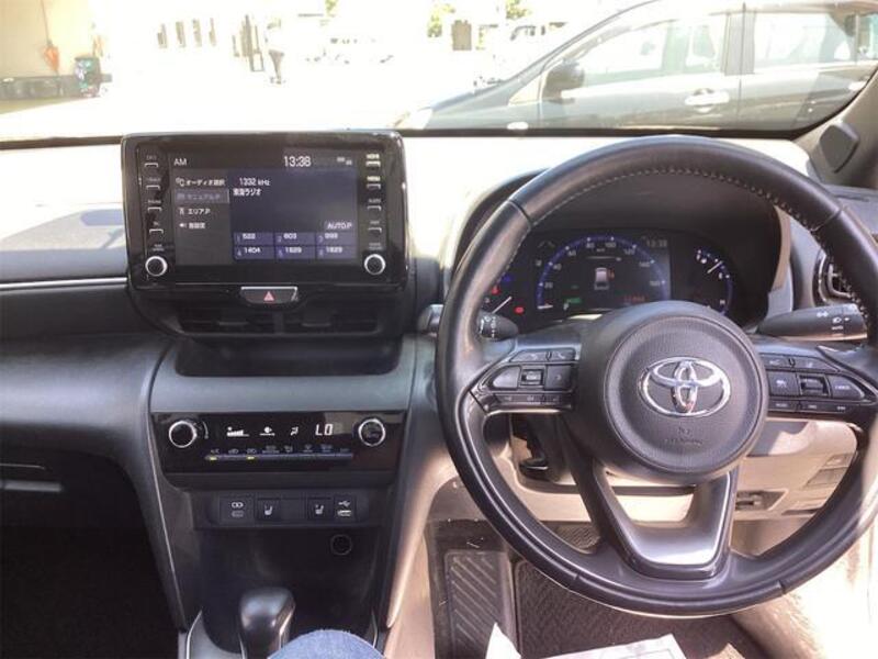YARIS CROSS