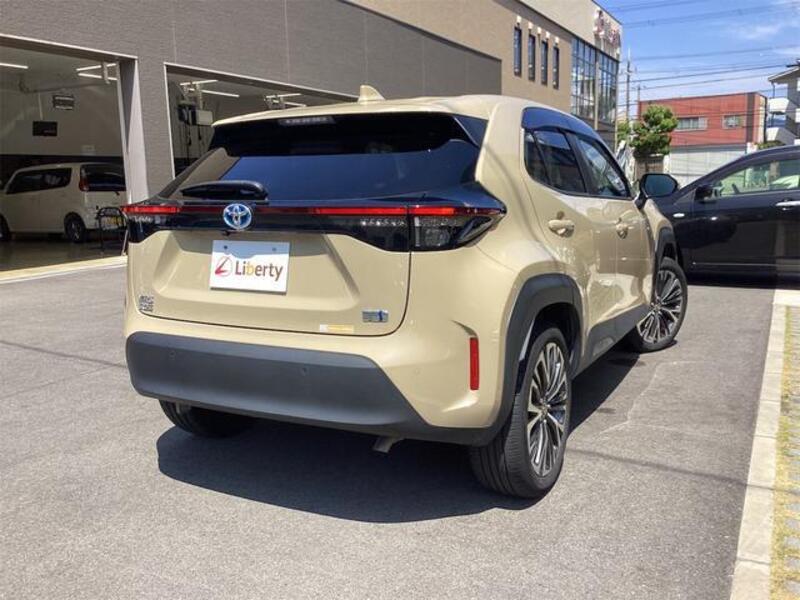 YARIS CROSS