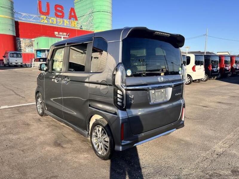N BOX CUSTOM