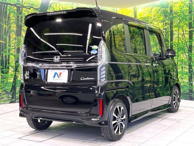 N BOX CUSTOM