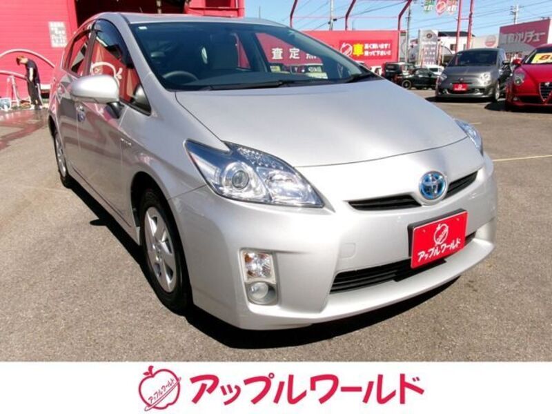 TOYOTA PRIUS