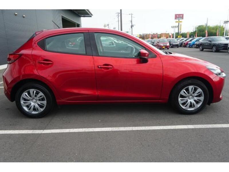 MAZDA2
