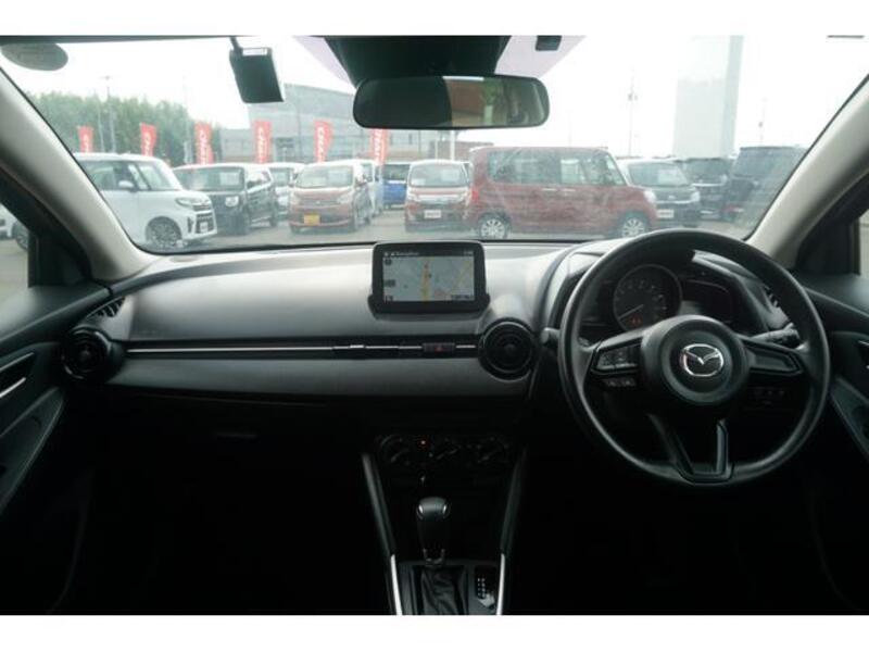 MAZDA2