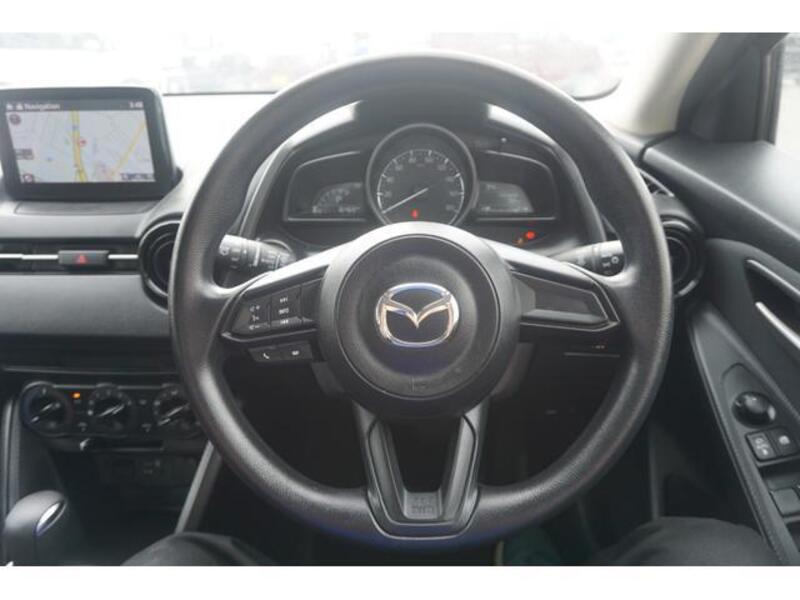 MAZDA2