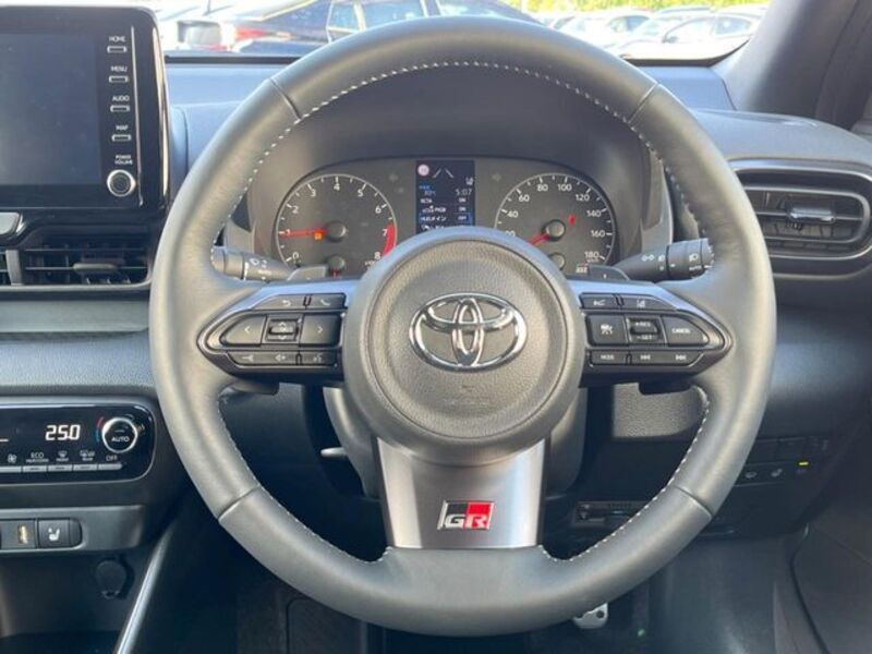 GR YARIS
