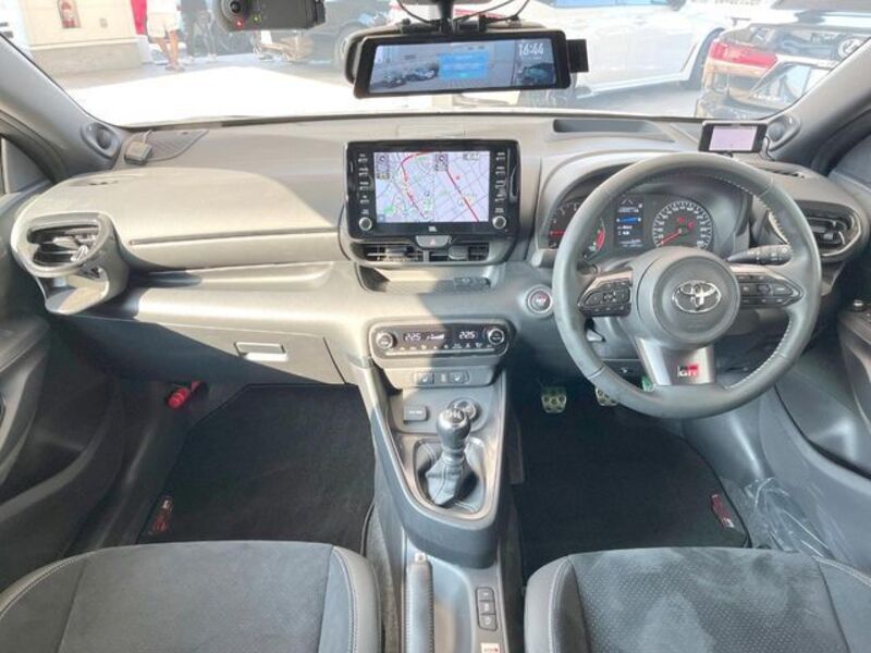 GR YARIS