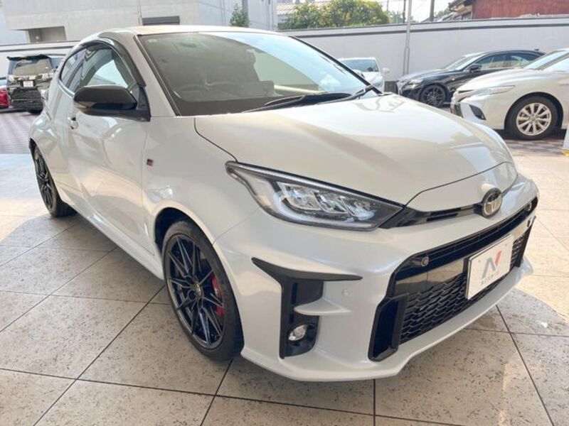 GR YARIS