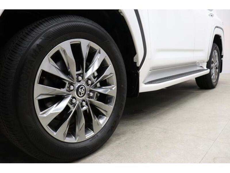 LAND CRUISER