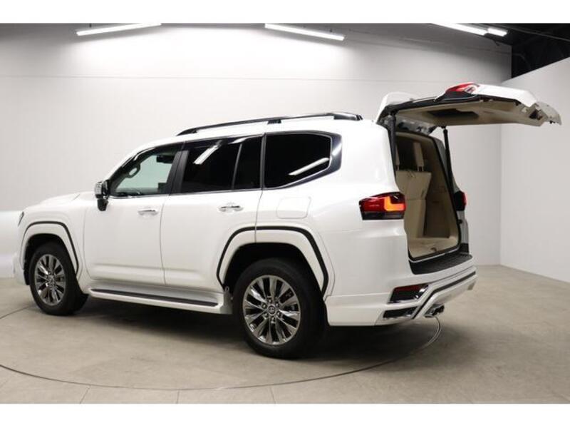 LAND CRUISER