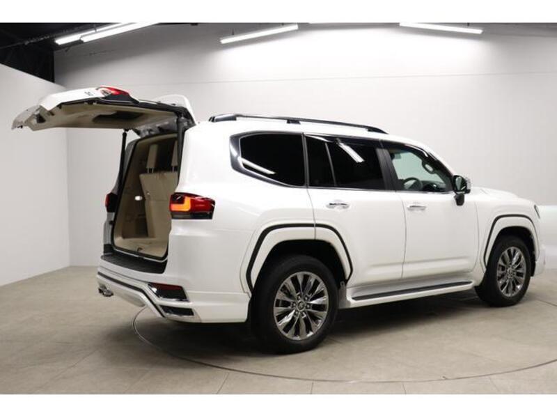 LAND CRUISER