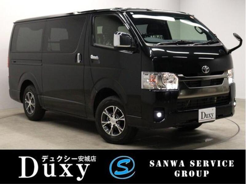 TOYOTA HIACE VAN