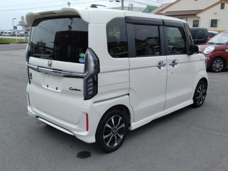 N BOX CUSTOM