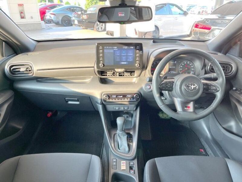 GR YARIS
