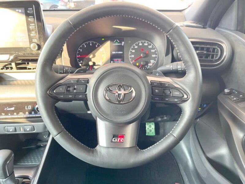 GR YARIS