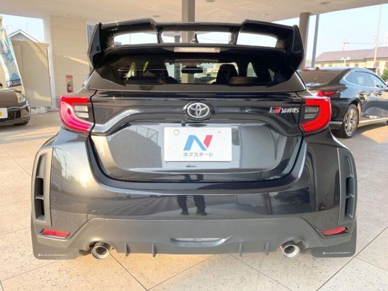 GR YARIS