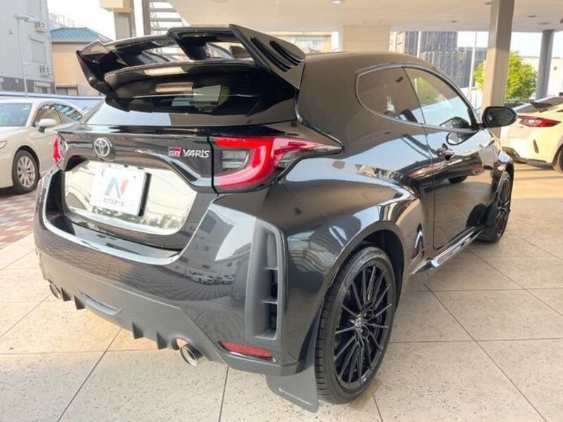 GR YARIS